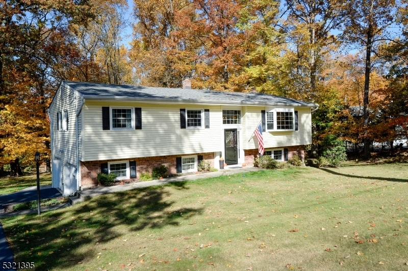 Property Photo:  11 Arrowhead Rd  NJ 07436 