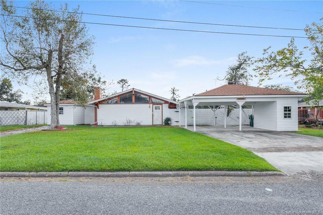 Property Photo:  1329 Convent Drive  LA 70663 