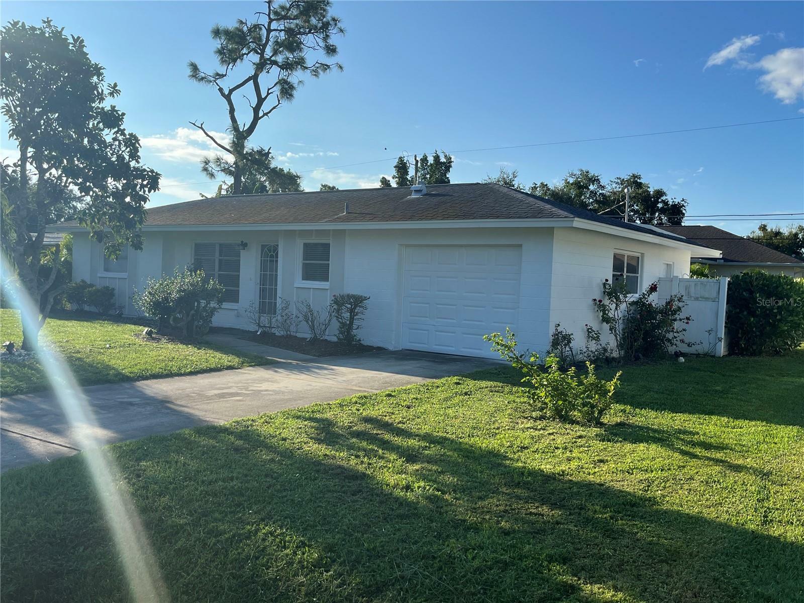 Property Photo:  181 Stanford Road  FL 34293 