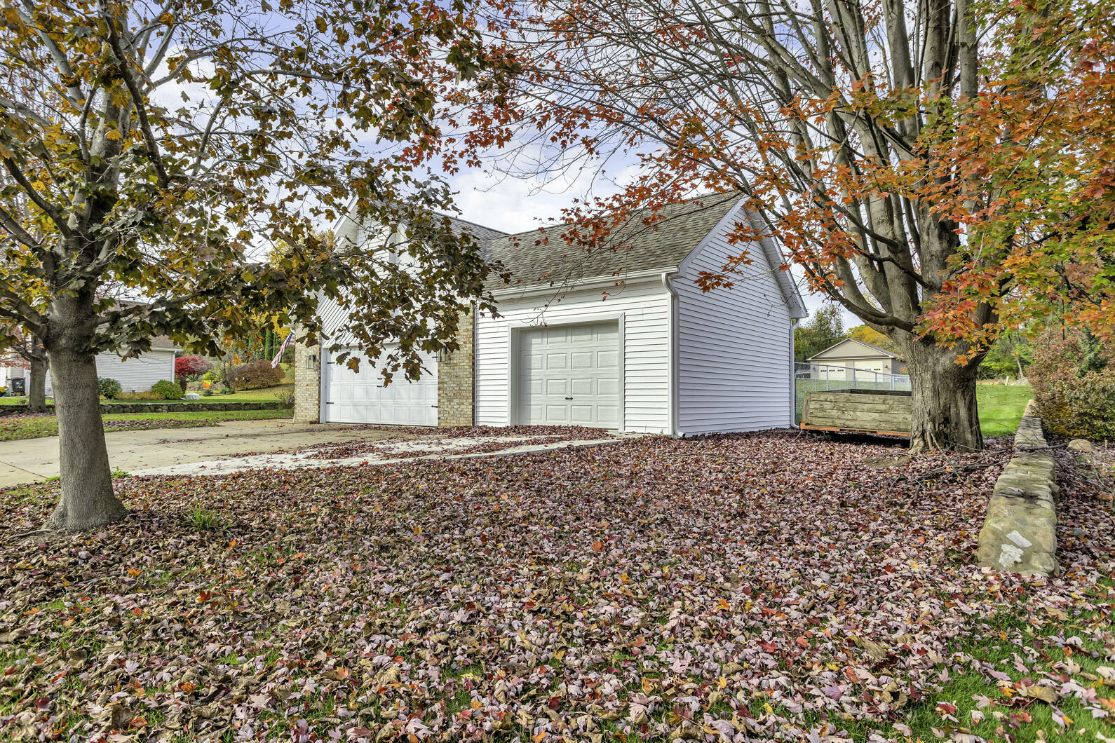 Property Photo:  2018 W Coachlight Drive  MI 49201 