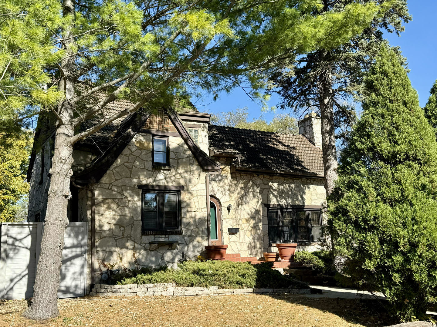 Property Photo: 1928 Kennicott Court IL 60018
