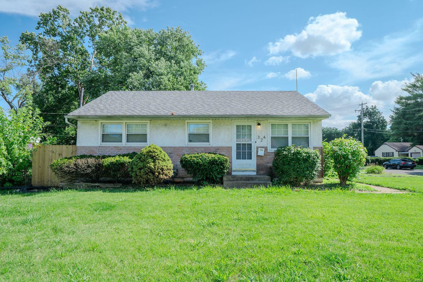 Property Photo:  324 Shepley Drive  MO 63137 