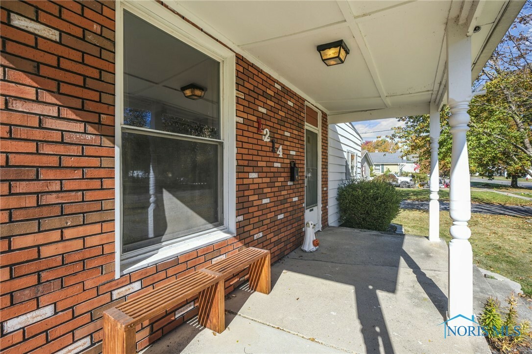 Property Photo:  1214 Park Street  OH 45840 