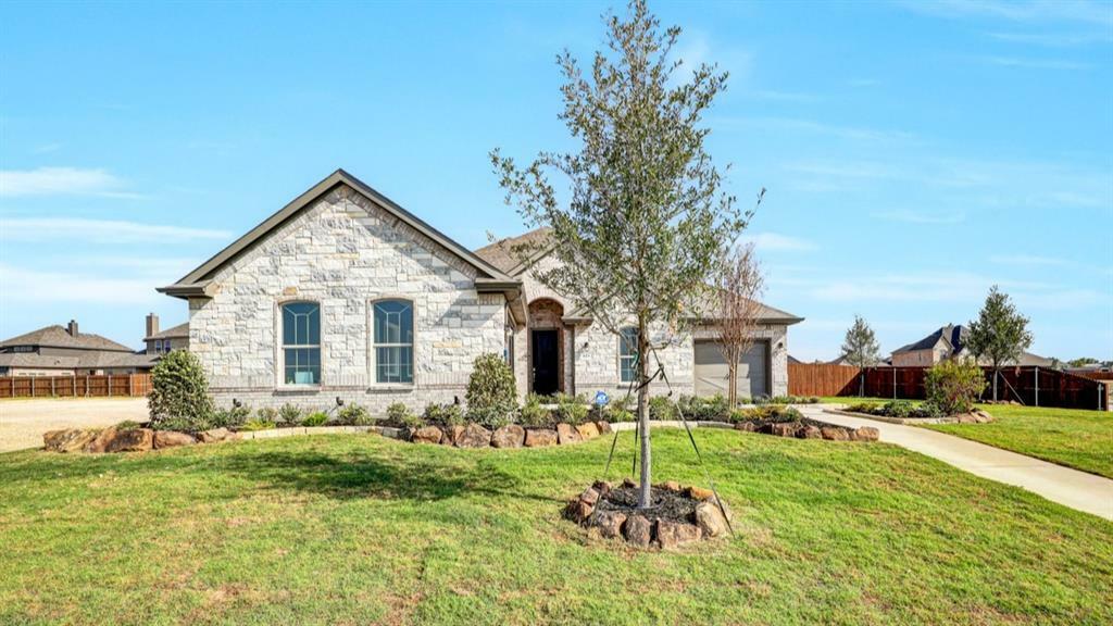 Property Photo:  821 Hat Creek Drive  TX 76065 