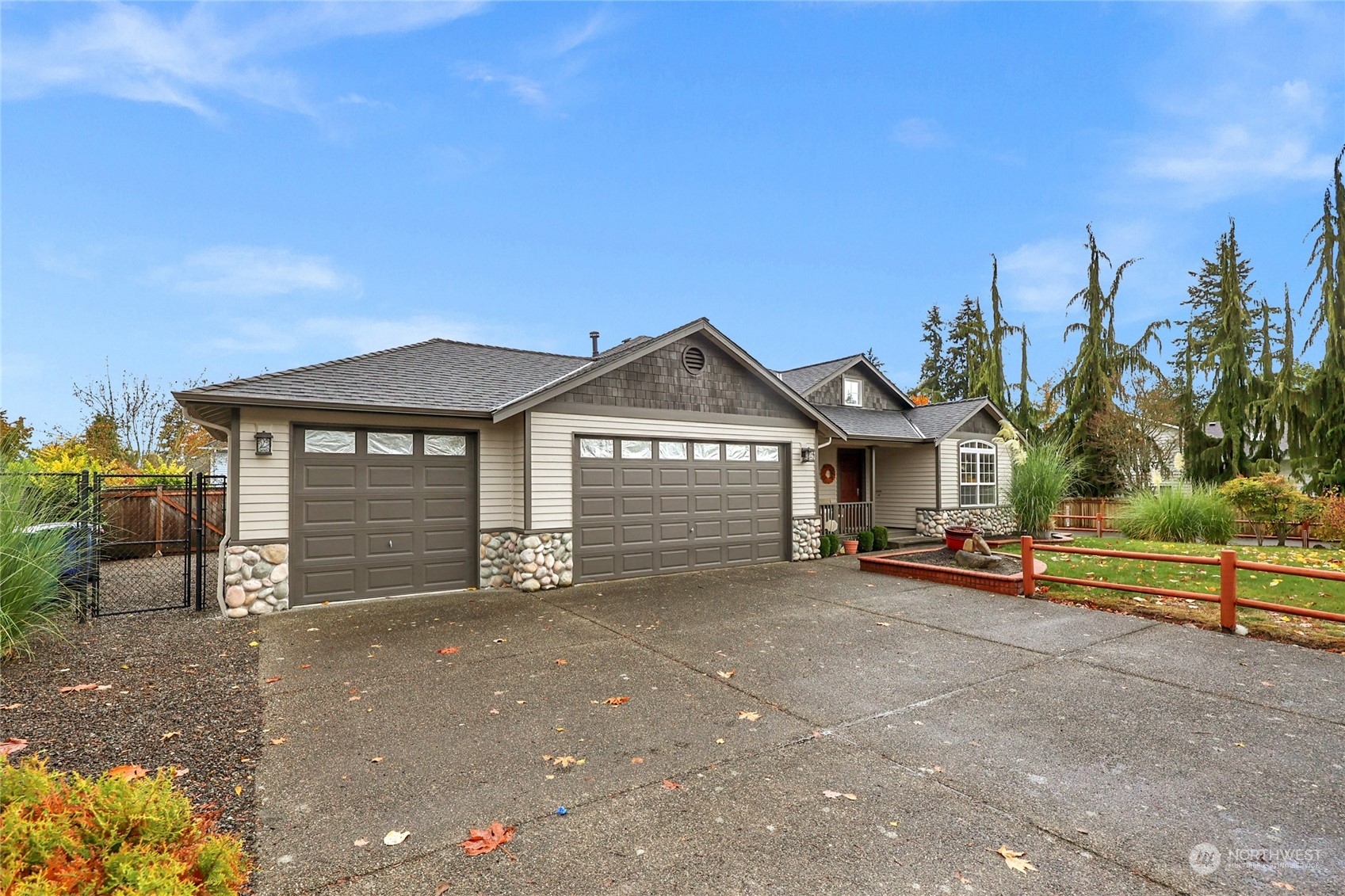 Property Photo:  17100 Spruce Way  WA 98037 