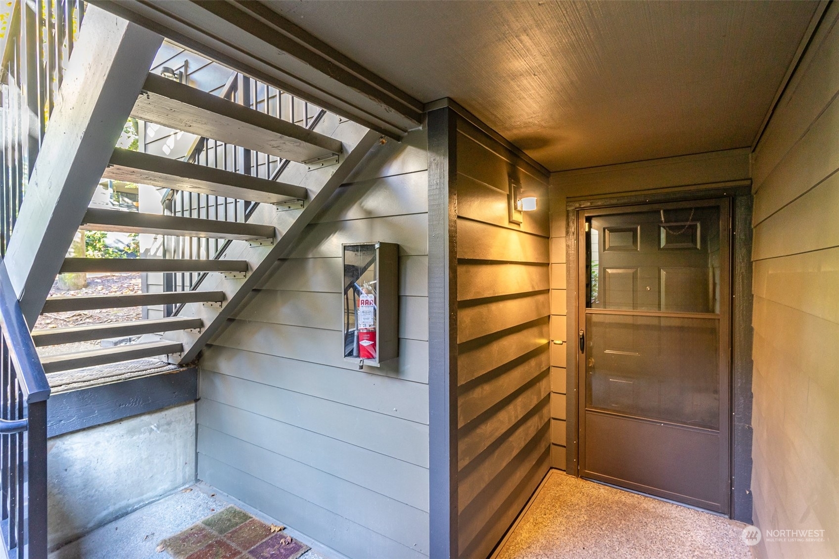 Property Photo:  1819 N 107th Street 101  WA 98133 