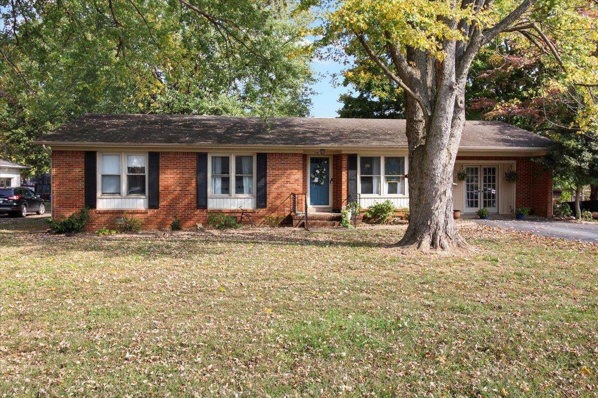 Property Photo:  106 Poplar Street  KY 42276 