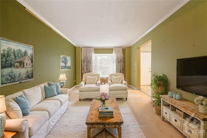 Property Photo:  1623 Sunview Dr  ON K1C 5C6 