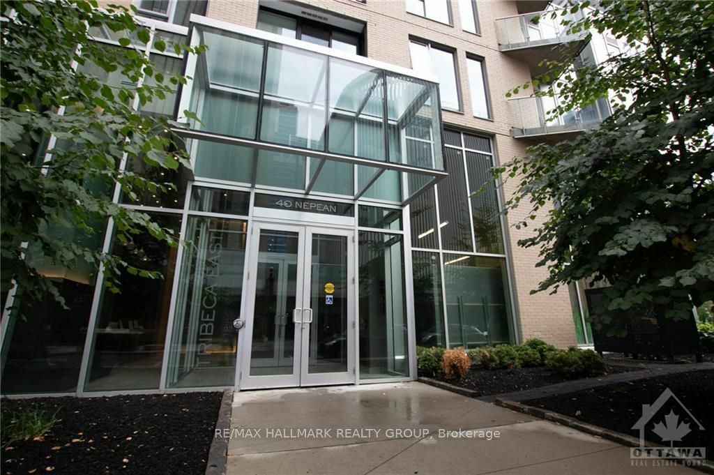 Property Photo:  40 Nepean St 802  ON K2P 0X5 