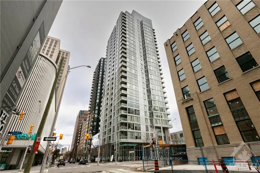 Property Photo:  179 Metcalfe St 1705  ON K2P 0W1 