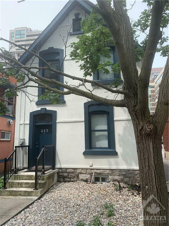 Property Photo: 237 Nepean Street ON K2P 0B7