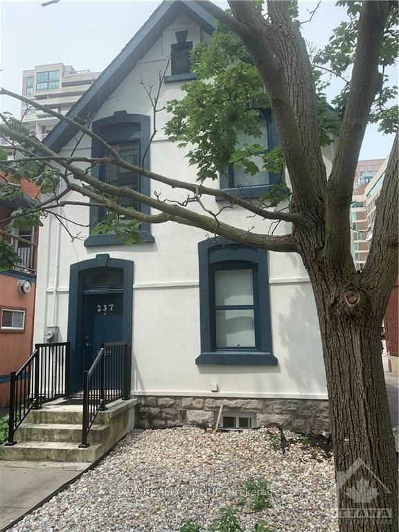 Photo de la propriété:  237 Nepean St  ON K2P 0B7 