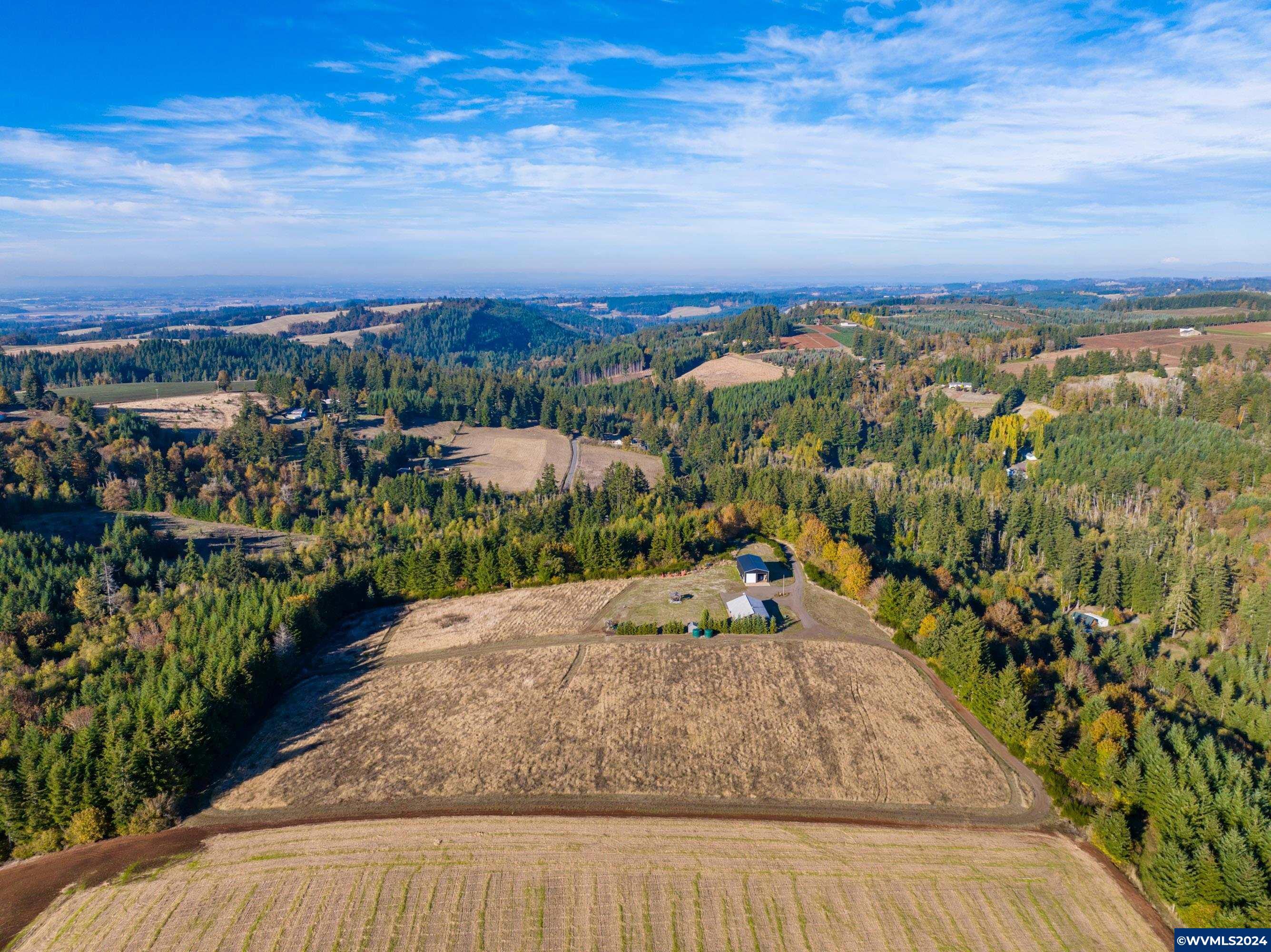Property Photo: 17494 Powers Creek Loop Rd NE OR 97381