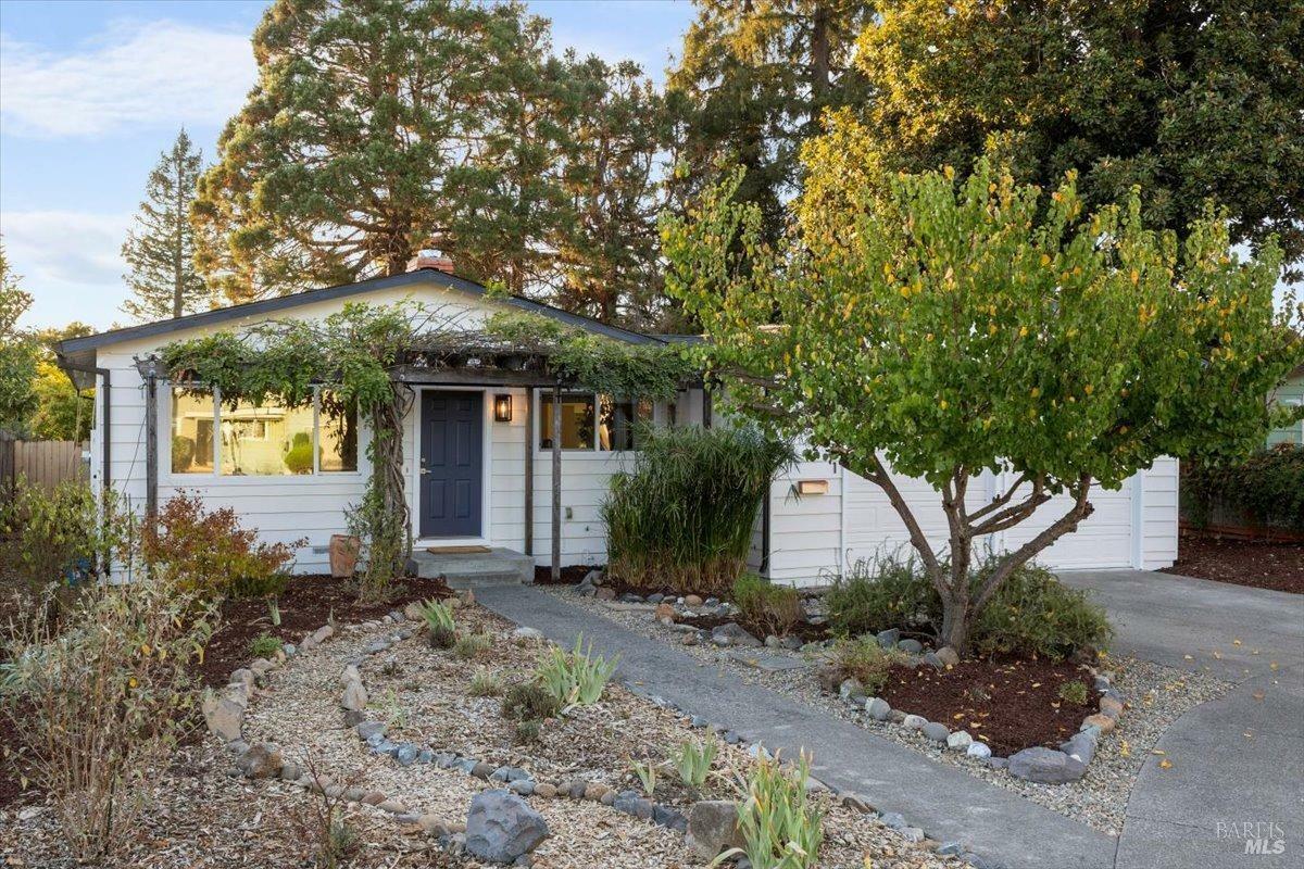 Property Photo:  711 Sterling Court  CA 95401 