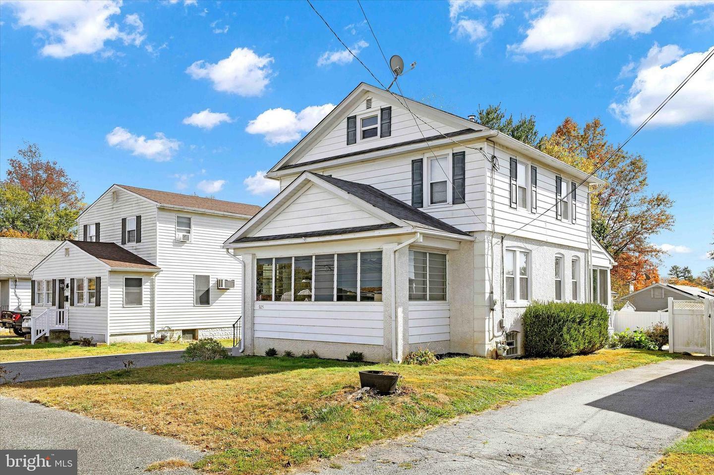 Property Photo: 925 Galbraith Avenue PA 19061