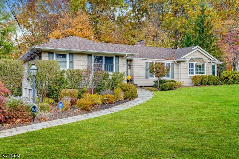 Property Photo:  1050 Wyandotte Trl  NJ 07090 