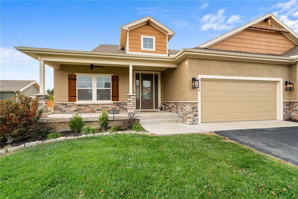 Property Photo: 11734 S Deer Run Street KS 66061