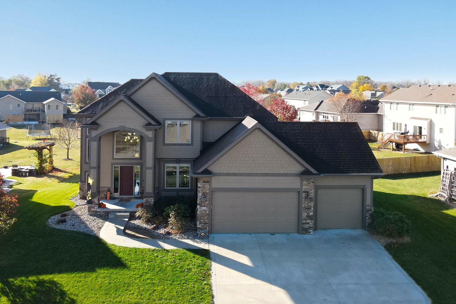 Property Photo: 820 Timberline Drive IA 50226