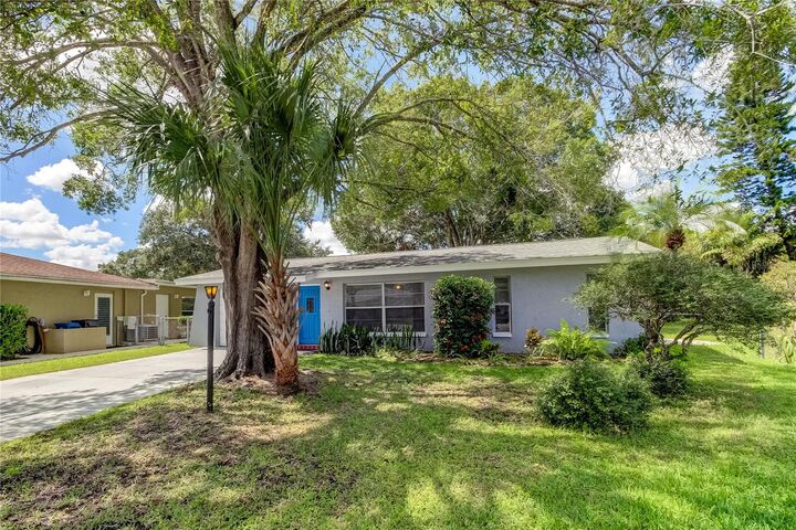 Property Photo:  602 Lemonwood Drive  FL 34677 