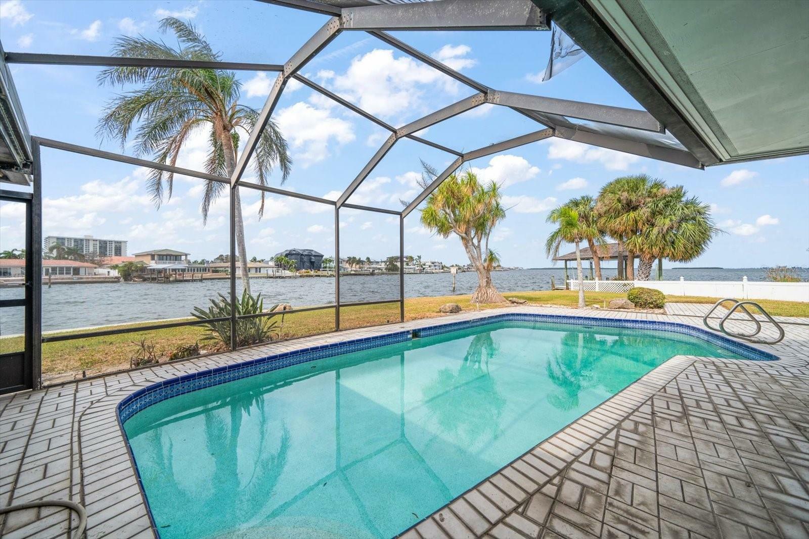 Property Photo:  324 Windward Island  FL 33767 