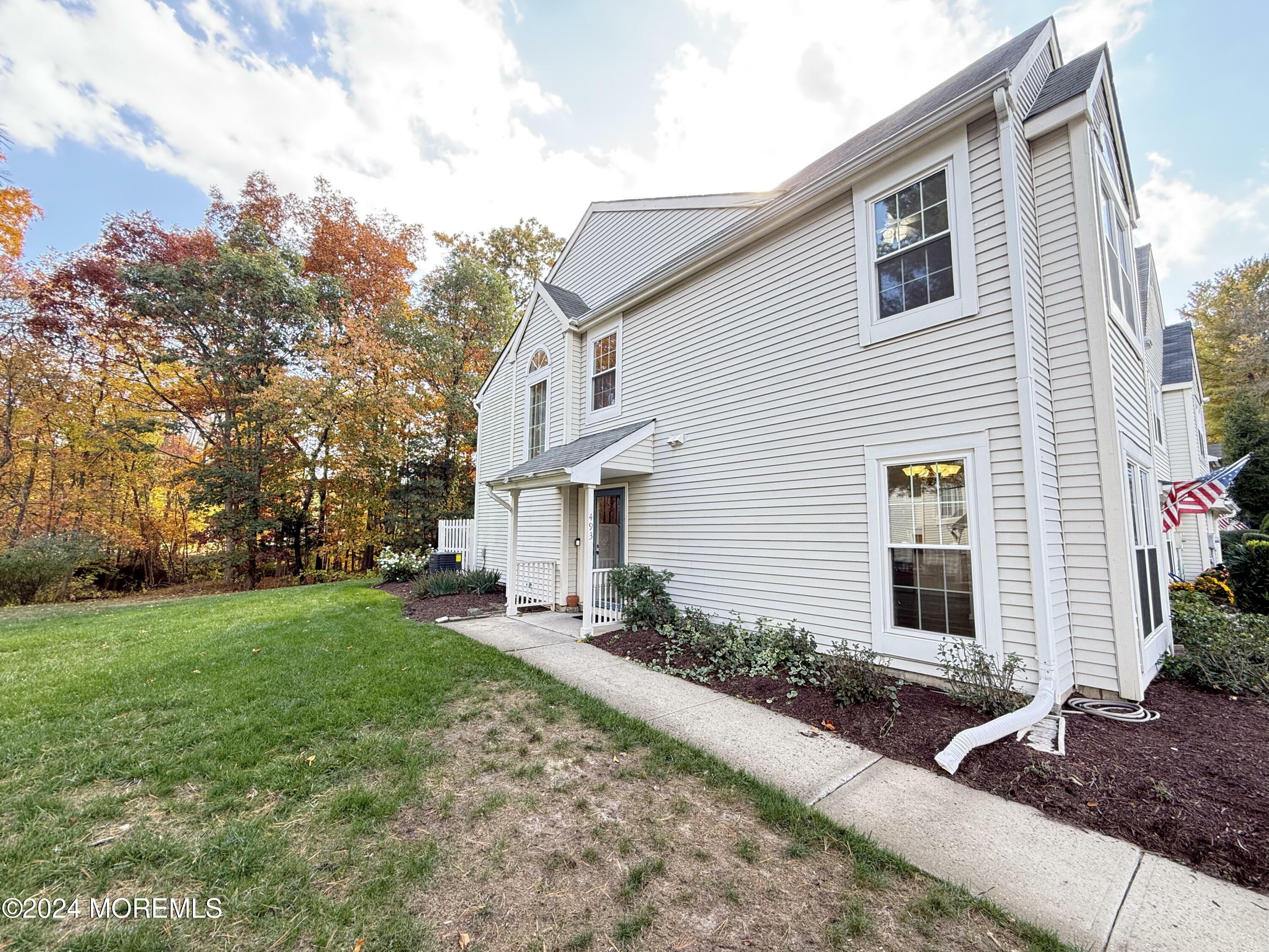 Property Photo:  493 Cottonwood Court  NJ 07731 