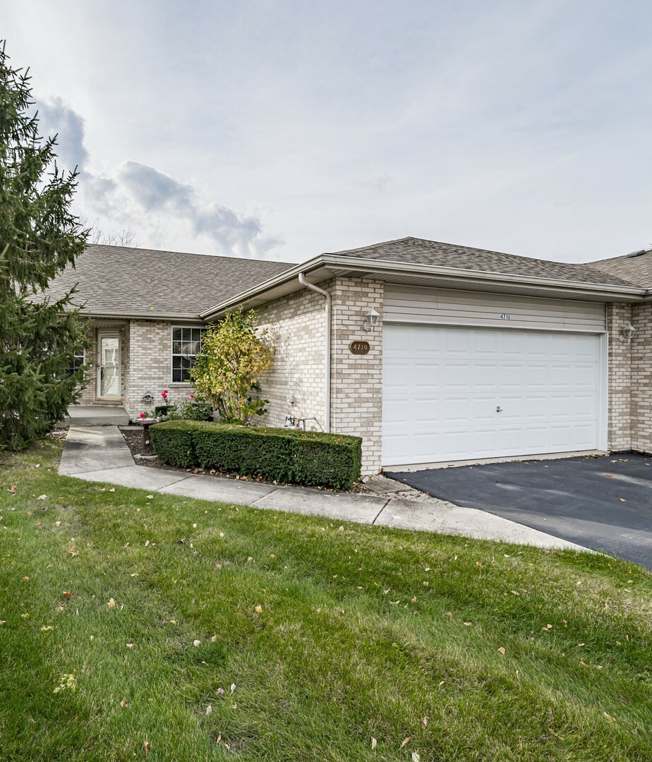 Property Photo:  4710 Noritake Court  IL 60431 