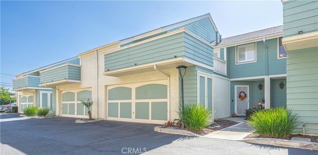 Property Photo:  658 S Webster Avenue 5  CA 92804 