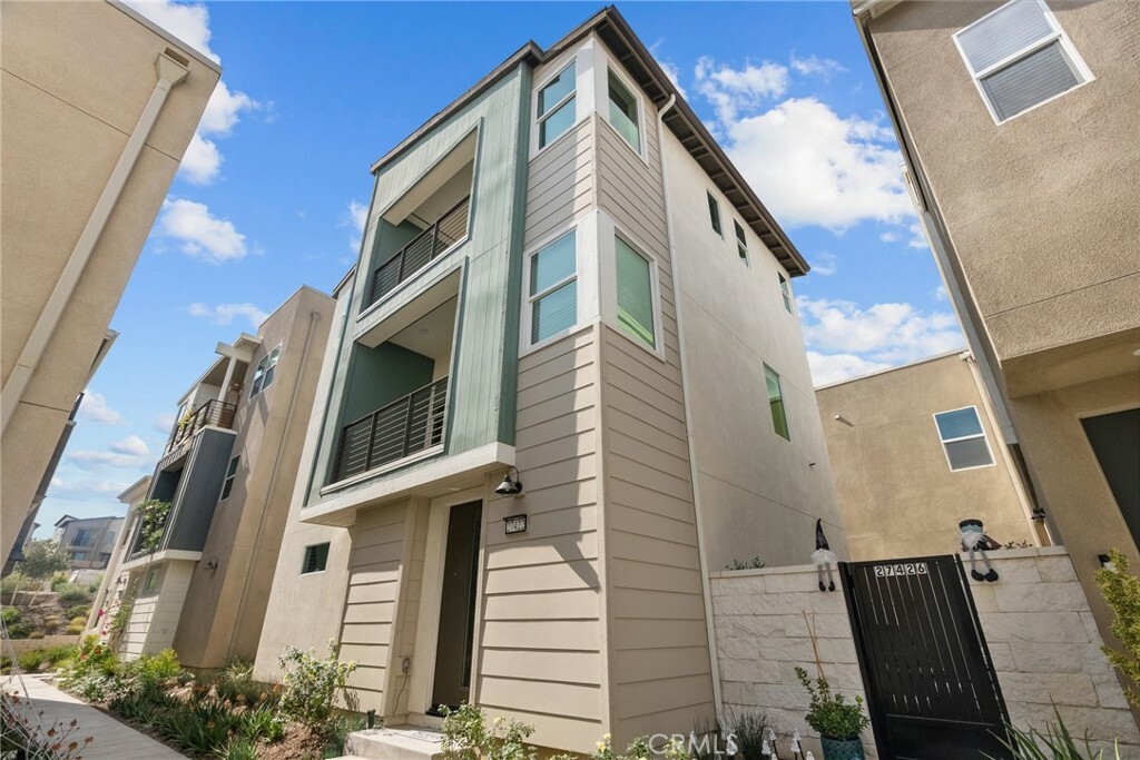 Property Photo:  27422 Pioneer Court  CA 91381 