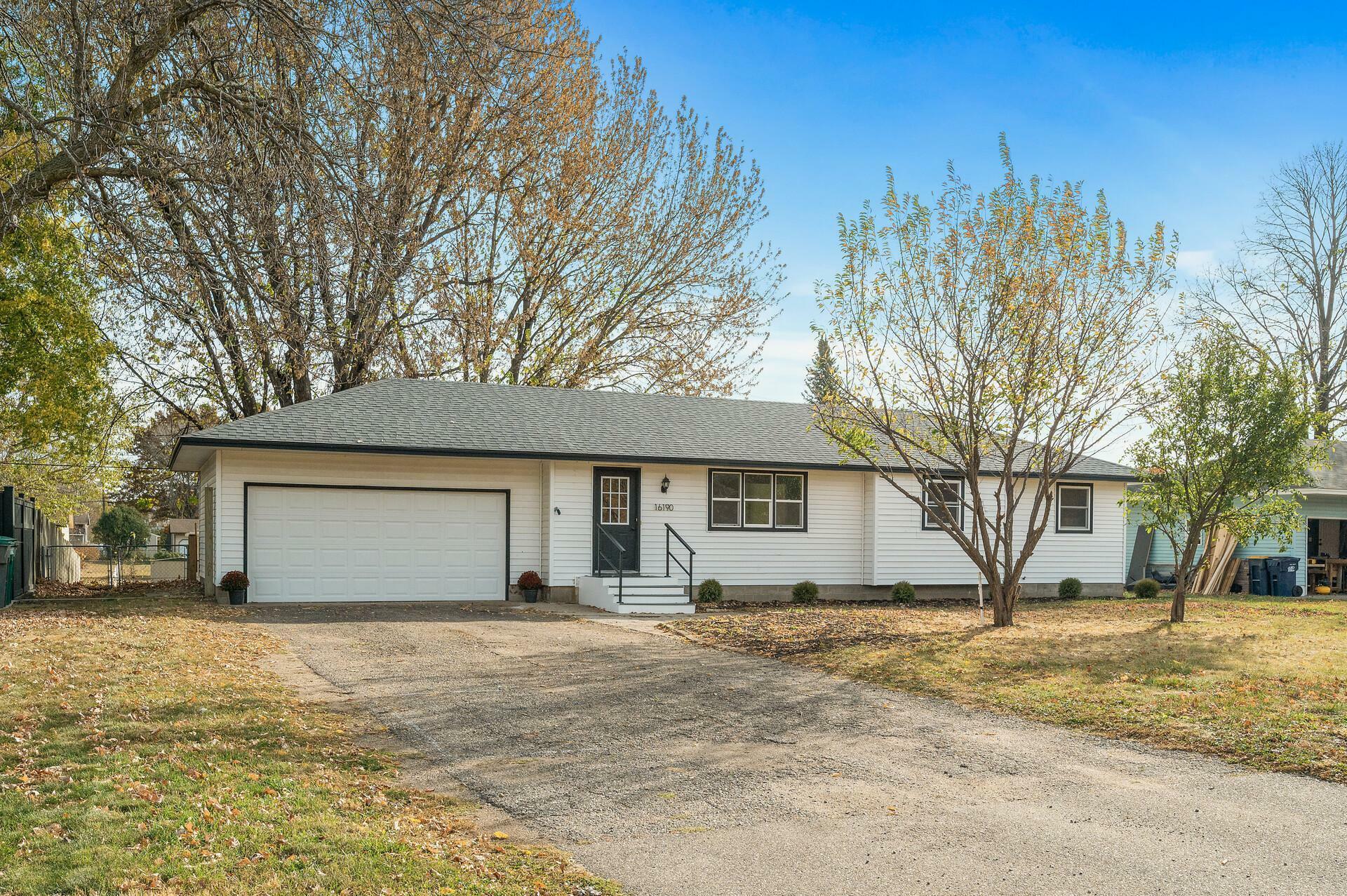 Property Photo:  16190 Flagstaff Avenue W  MN 55068 