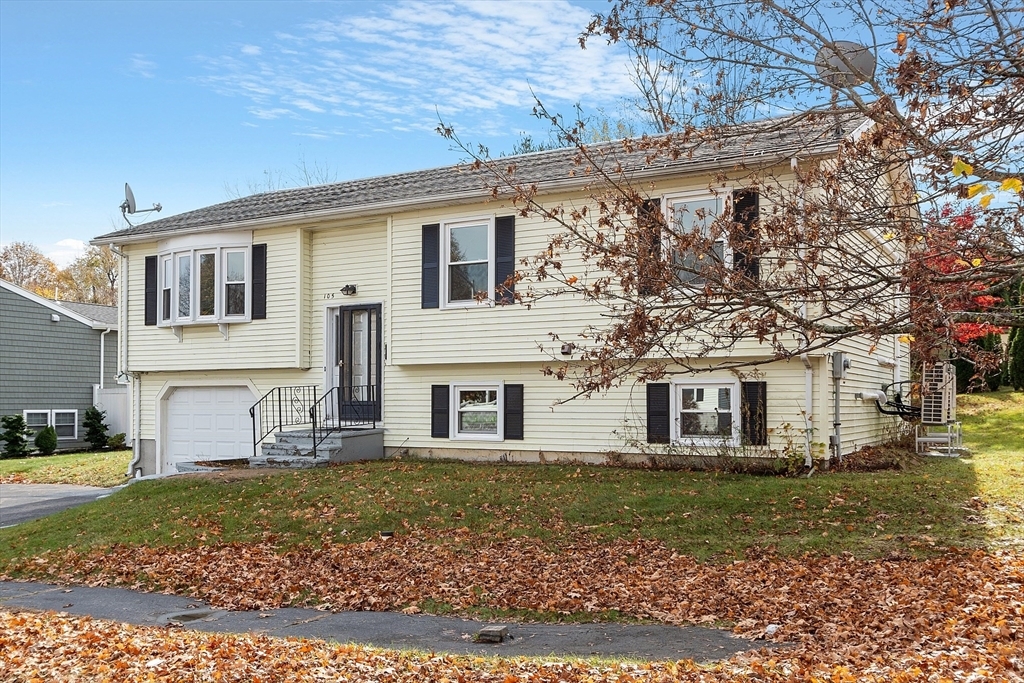 Property Photo:  105 Wedgewood Rd  MA 01602 