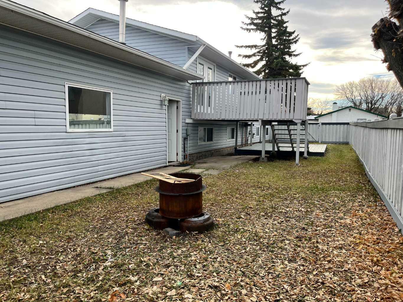 Property Photo:  8302 Patterson Drive  AB T8V 6J9 