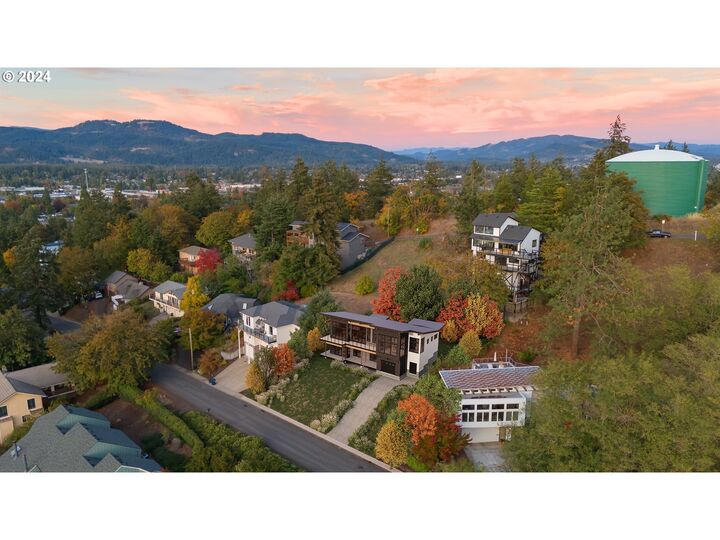 Sunset Dr  Springfield OR 97477 photo