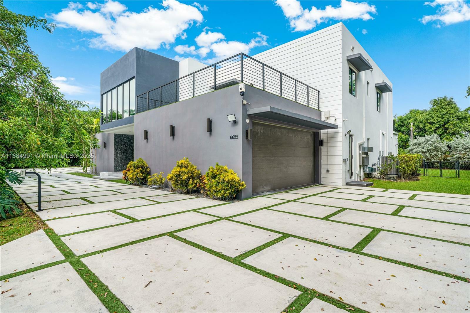 Property Photo: 6695 SW 112th St FL 33156
