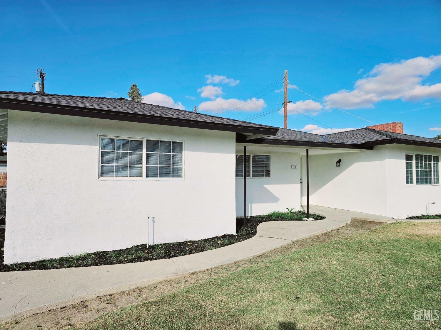 Property Photo: 114 Montrose Street CA 93305