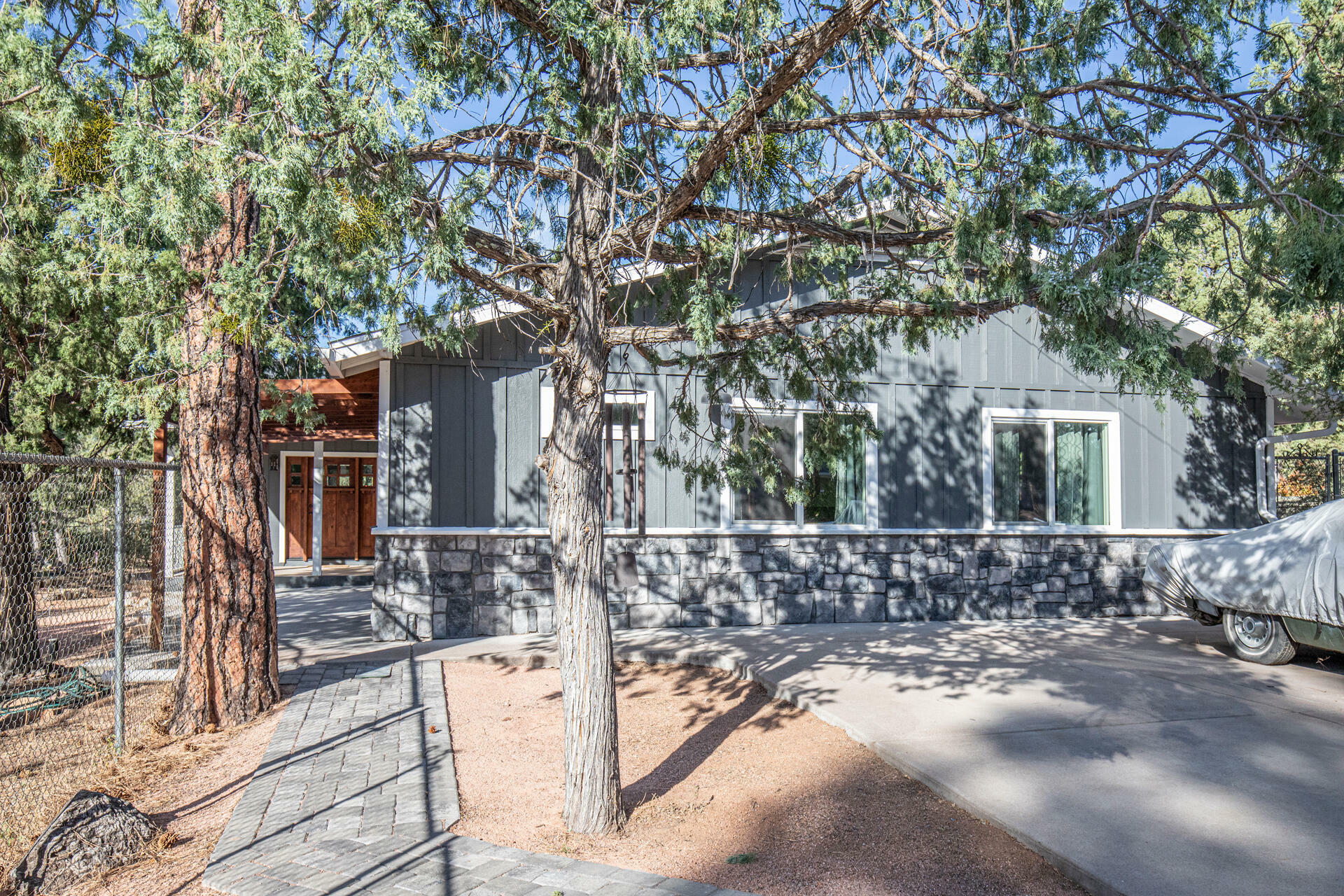 Property Photo:  904 E Frontier Street  AZ 85541 