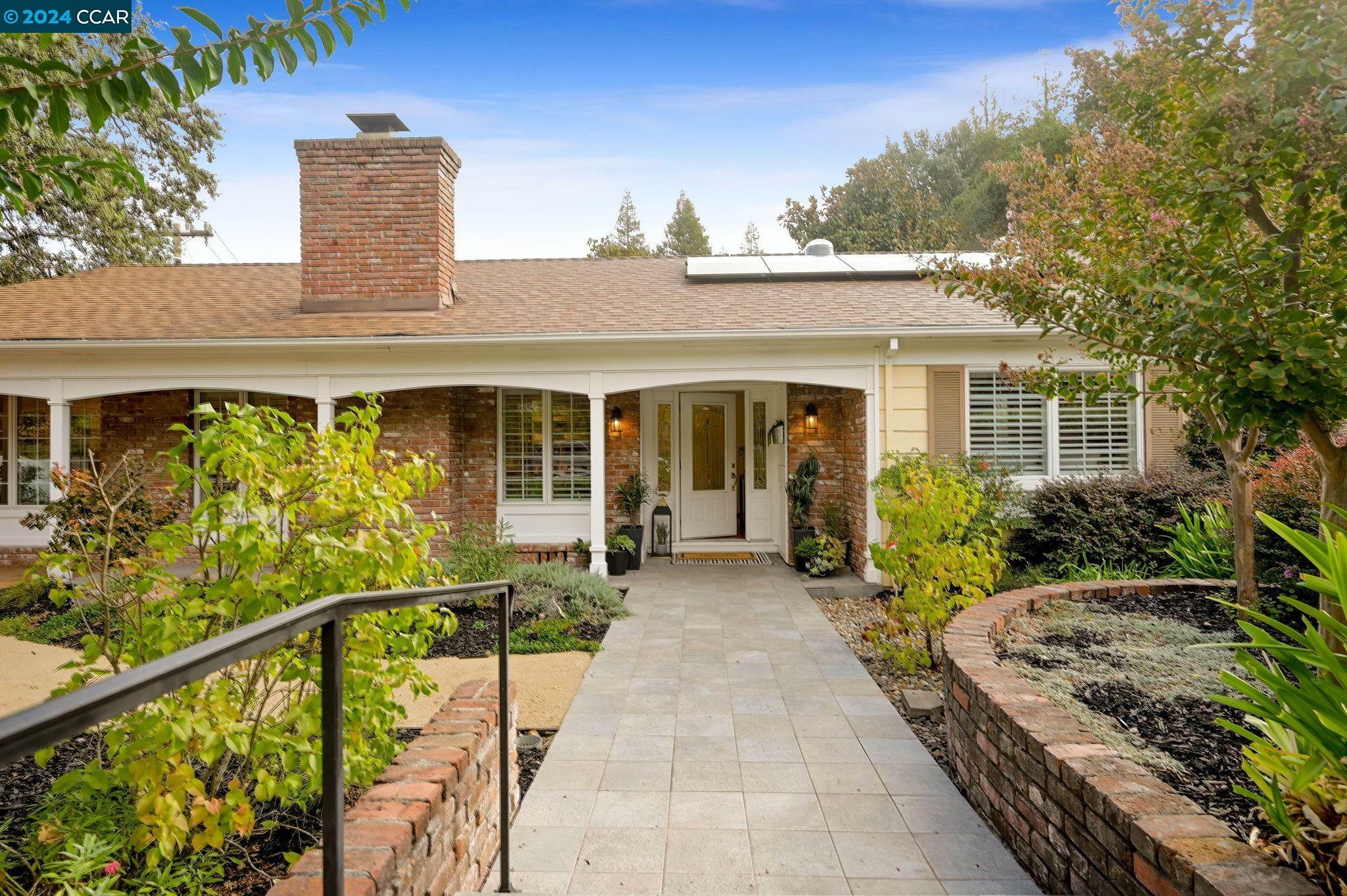 Property Photo:  3 Burnt Oak Circle  CA 94549 