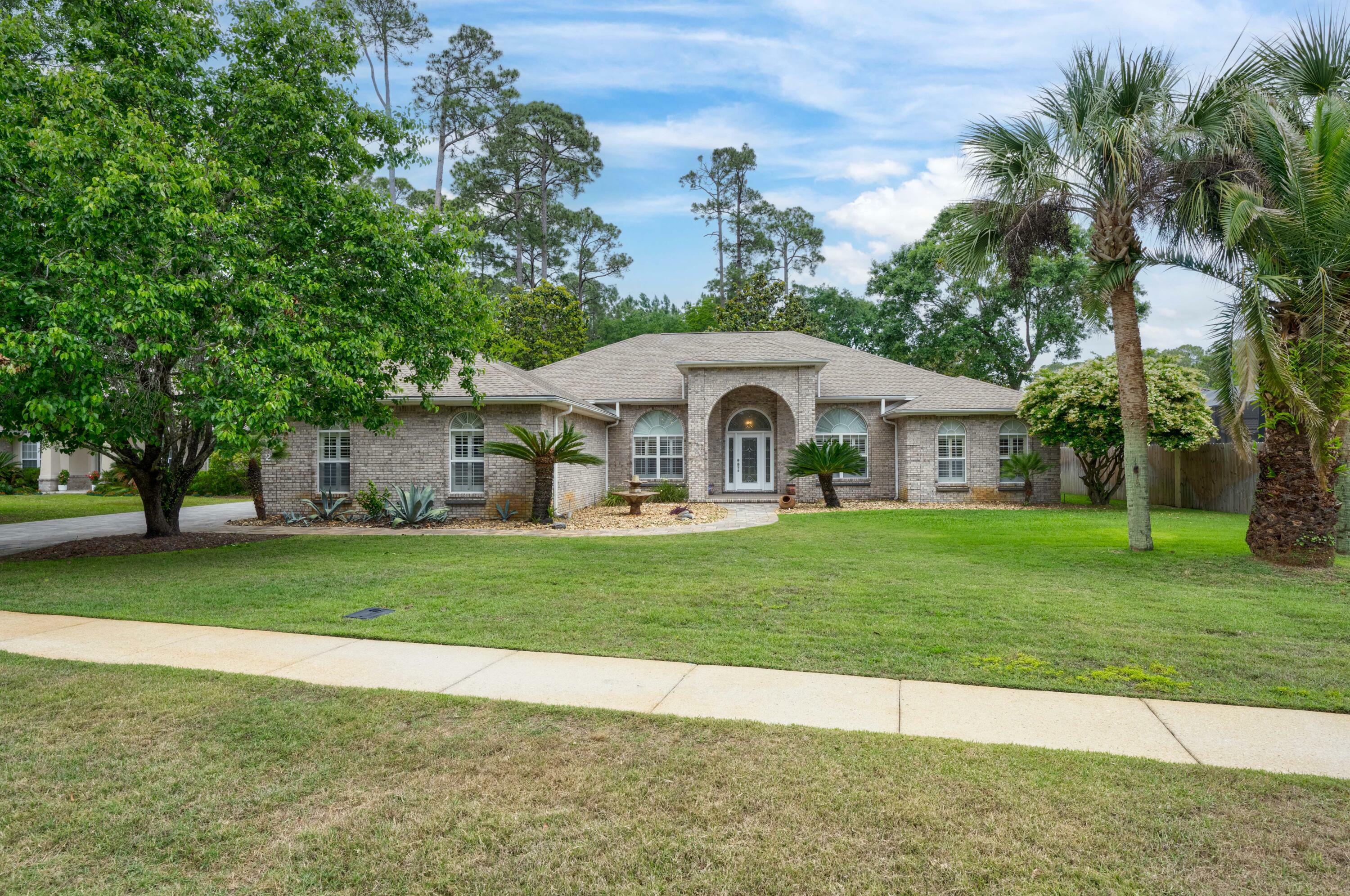 Property Photo:  402 Spicebush Court  FL 32578 