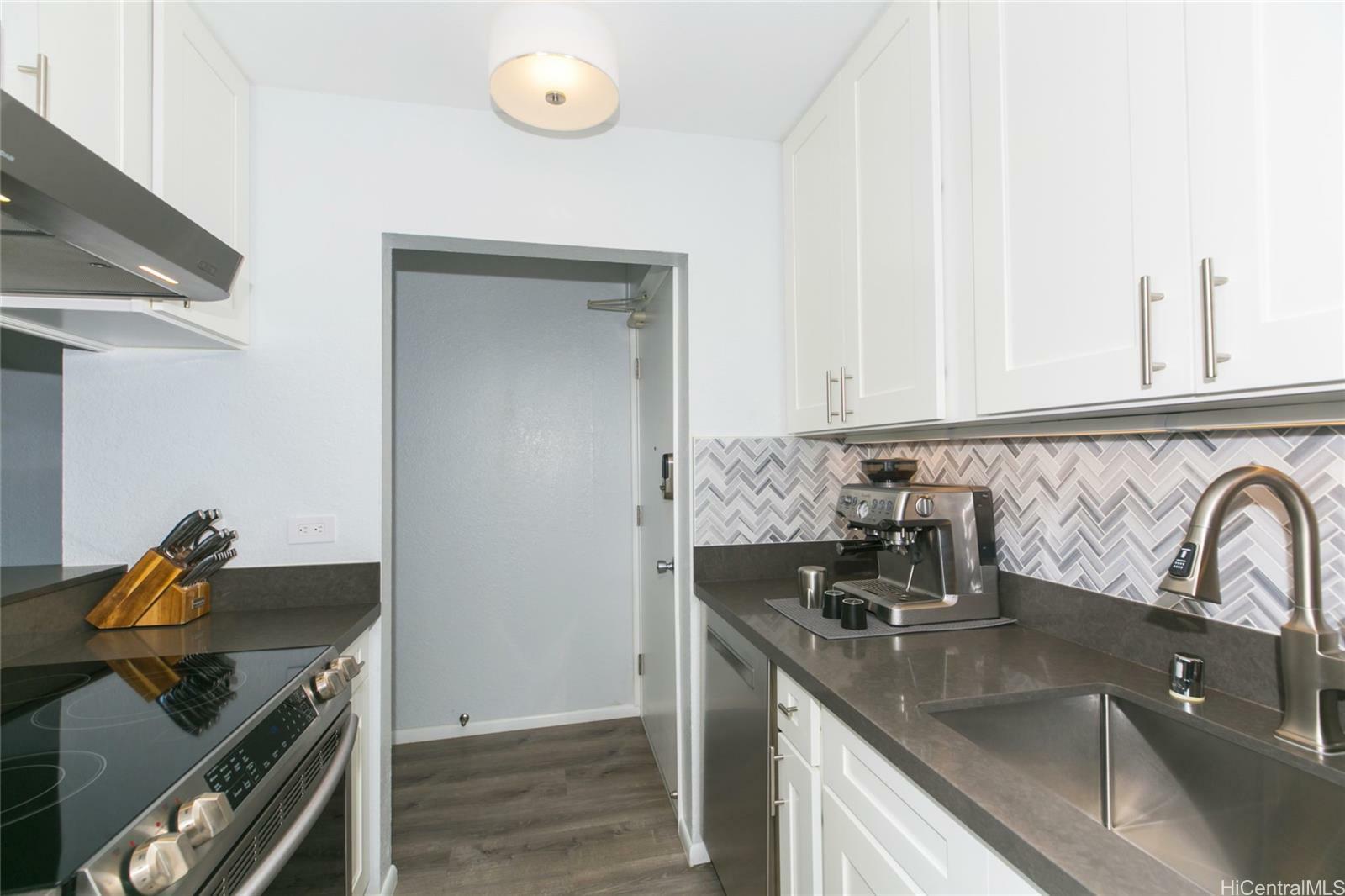 Property Photo:  2100 Date Street 2103  HI 96826 