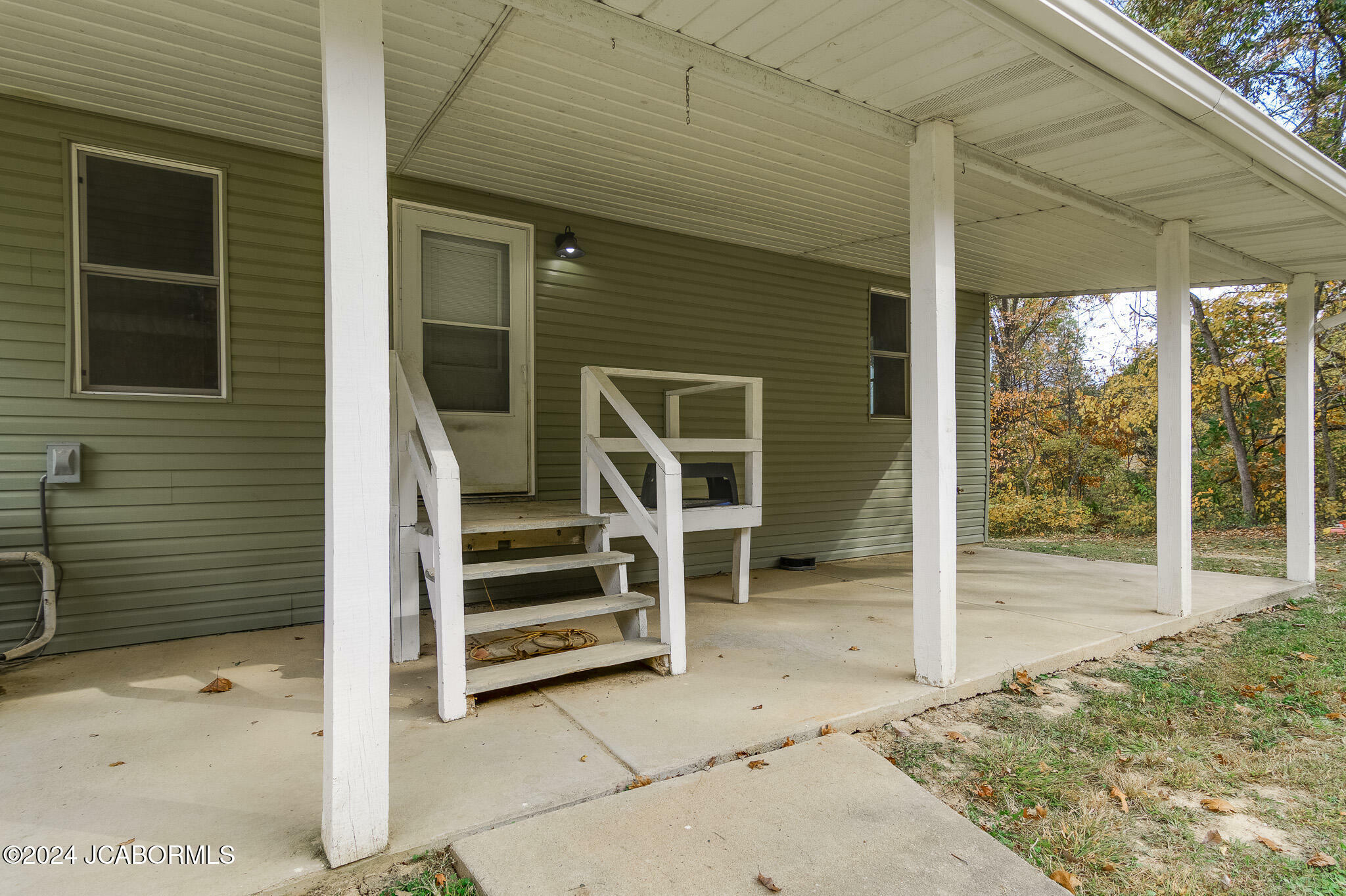 Property Photo:  9005 County Rd 457  MO 65077 