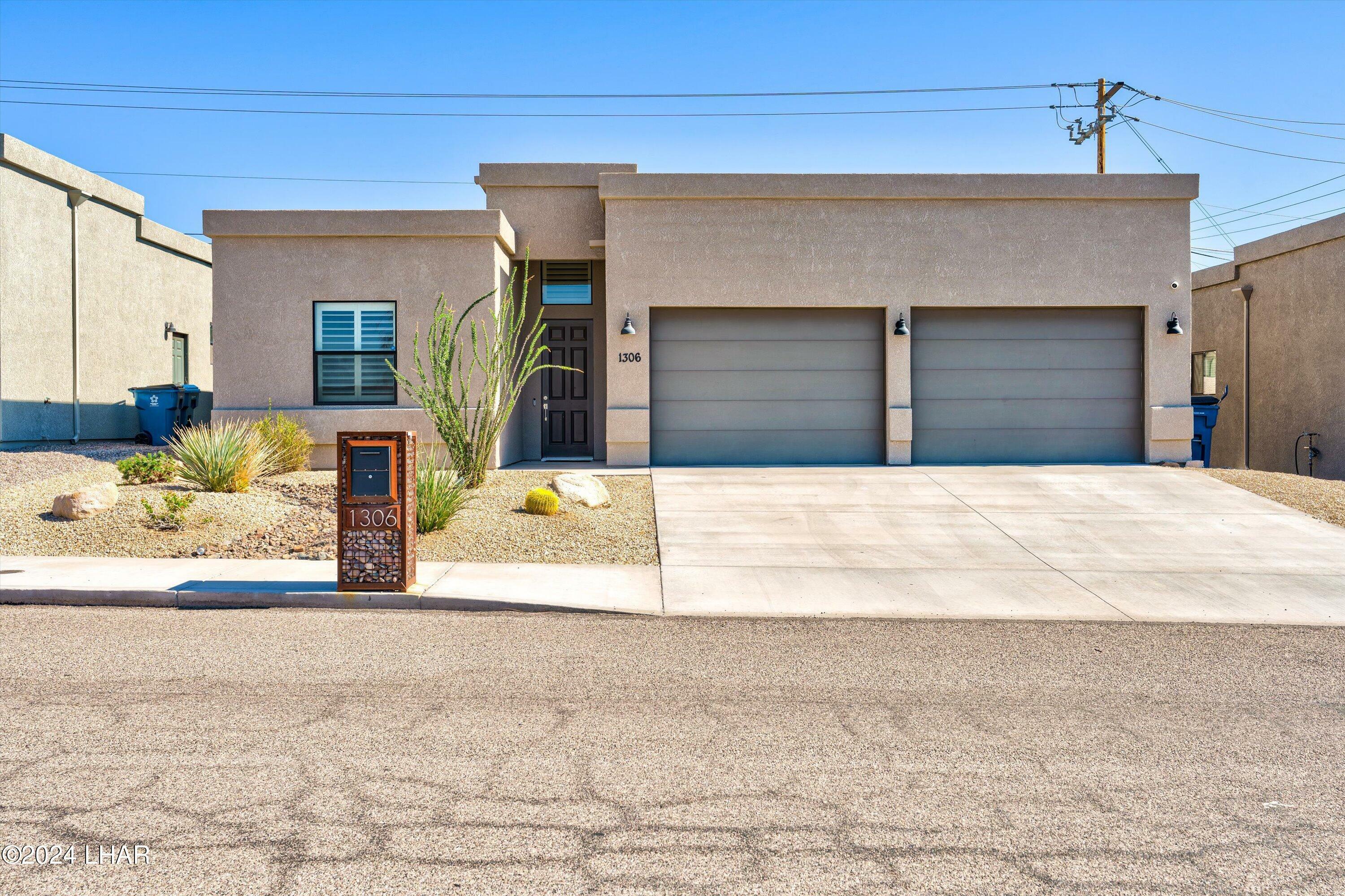 Property Photo:  1306 Lobo Dr  AZ 86406 