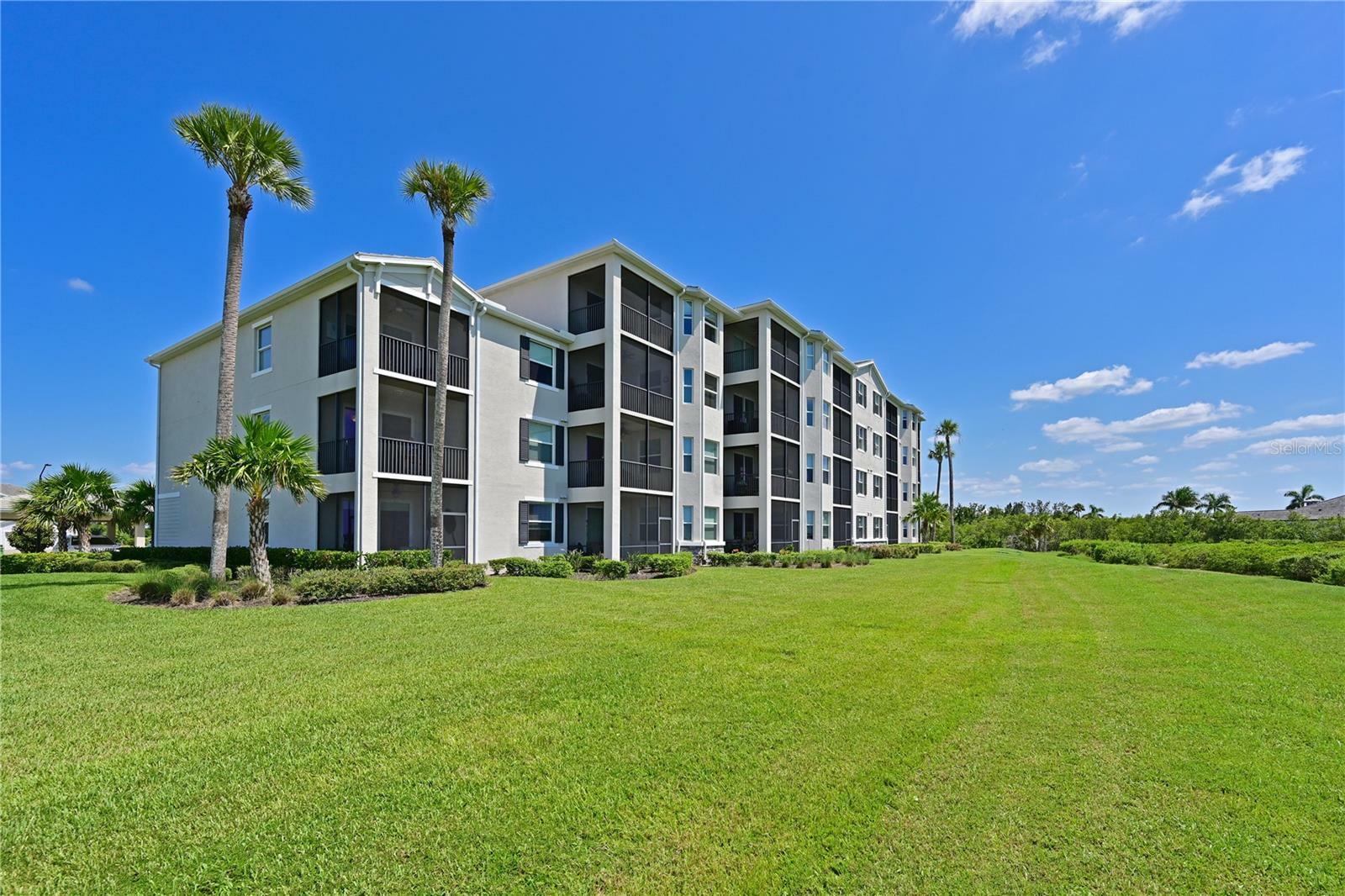 Property Photo:  850 Tidewater Shores Loop 102  FL 34208 