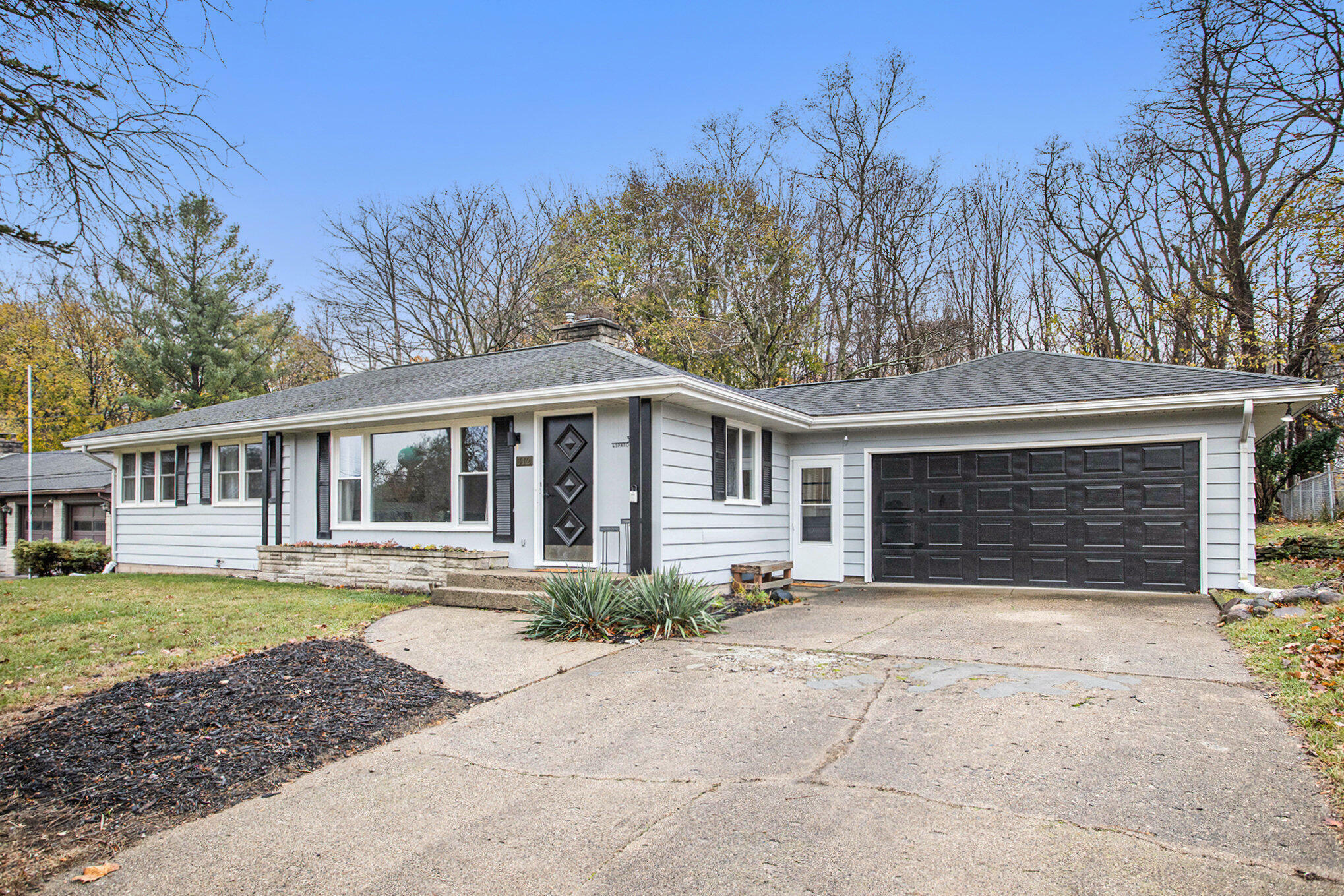 Property Photo:  312 Espanola Avenue  MI 49004 