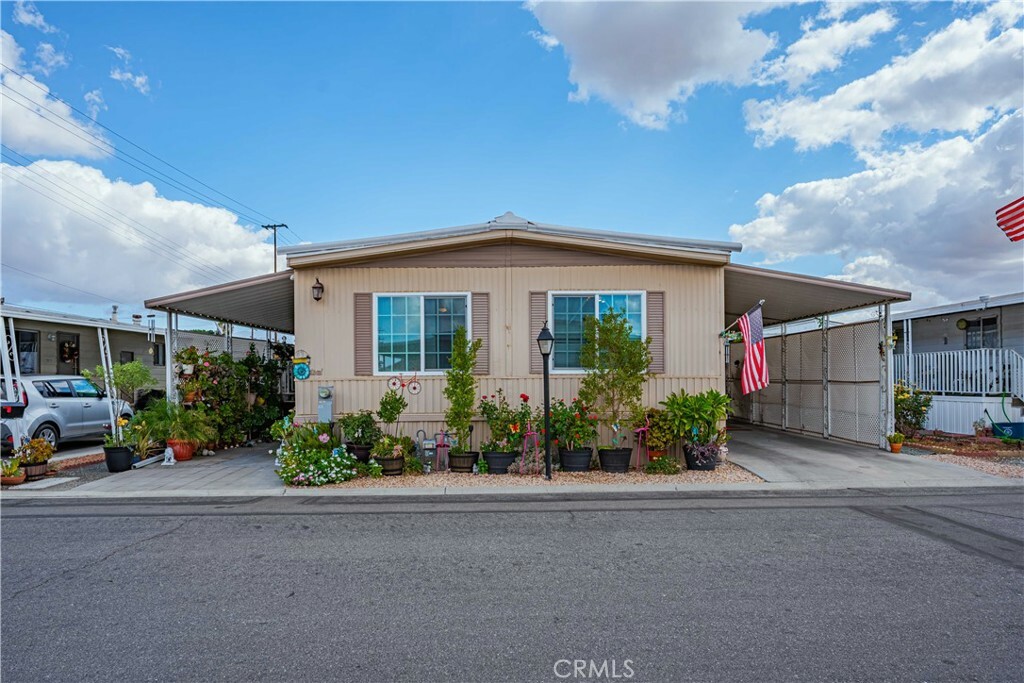 1895 W Devonshire Avenue 43  Hemet CA 92545 photo