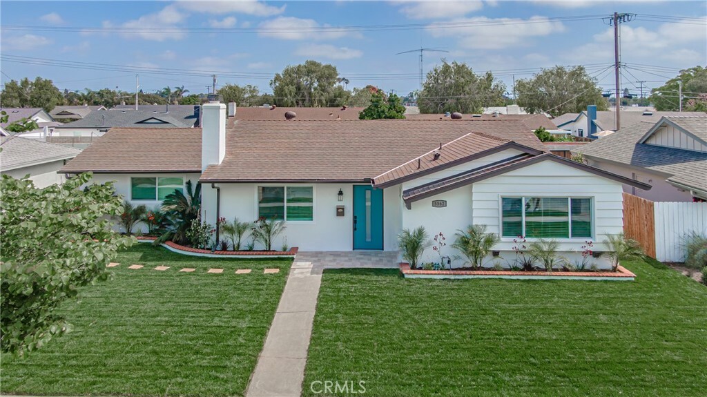 5562 Edinger Avenue  Huntington Beach CA 92649 photo