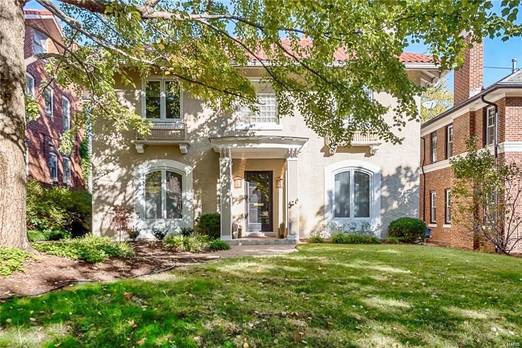 Property Photo: 57 Aberdeen Place MO 63105