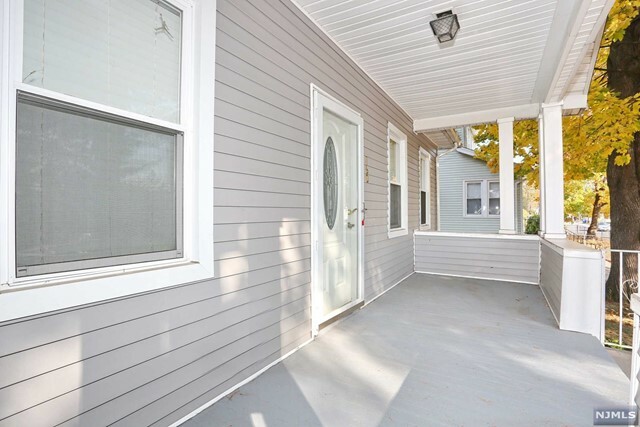 Property Photo:  160 Lafayette Place  NJ 07631 