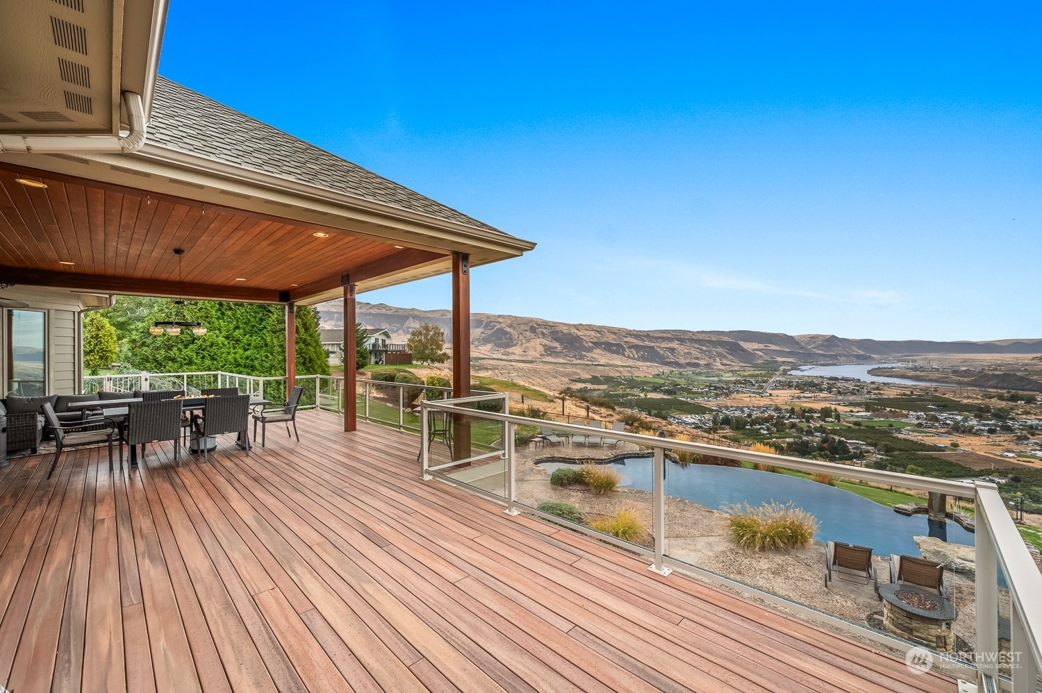 Property Photo:  1114 S Wells  WA 98802 