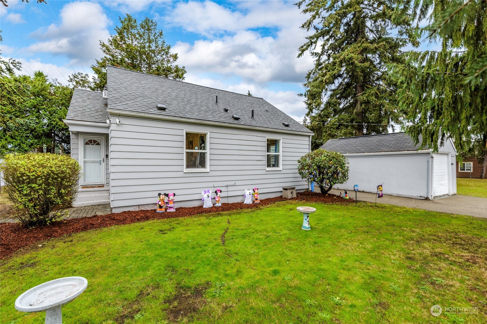 Property Photo:  10904 Lakeview Avenue SW  WA 98499 