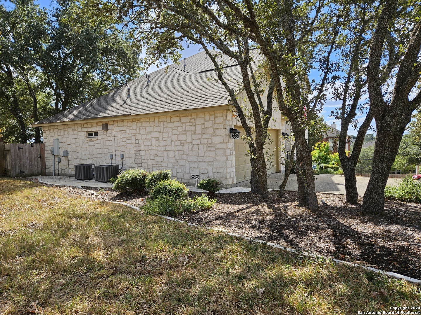 Property Photo:  502 Ken Drive  TX 78258 