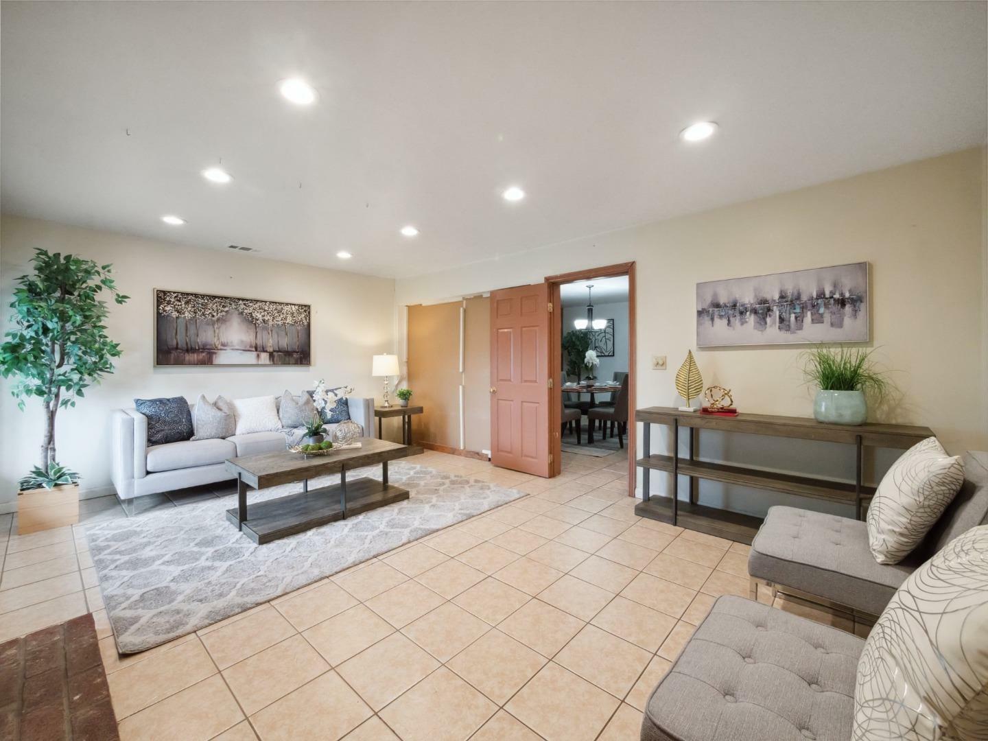 Property Photo:  650 5th Avenue  CA 94066 